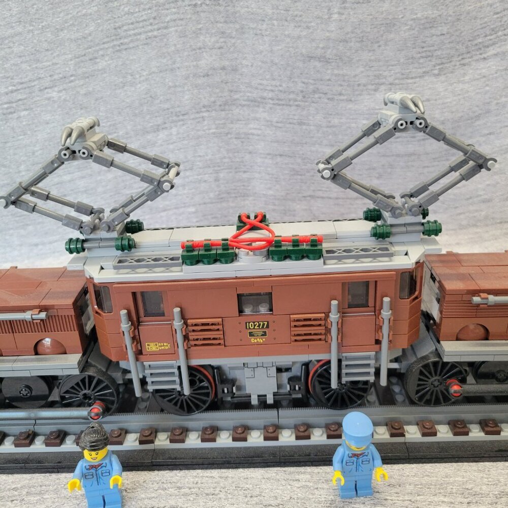 Lego Creator Expert 10277 Crocodile Locomotive - Picture 4 of 16